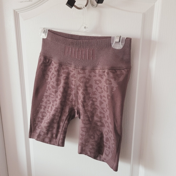 PUMA Women's Mauve Leopard Bike Shorts Size Small - Picture 6 of 8